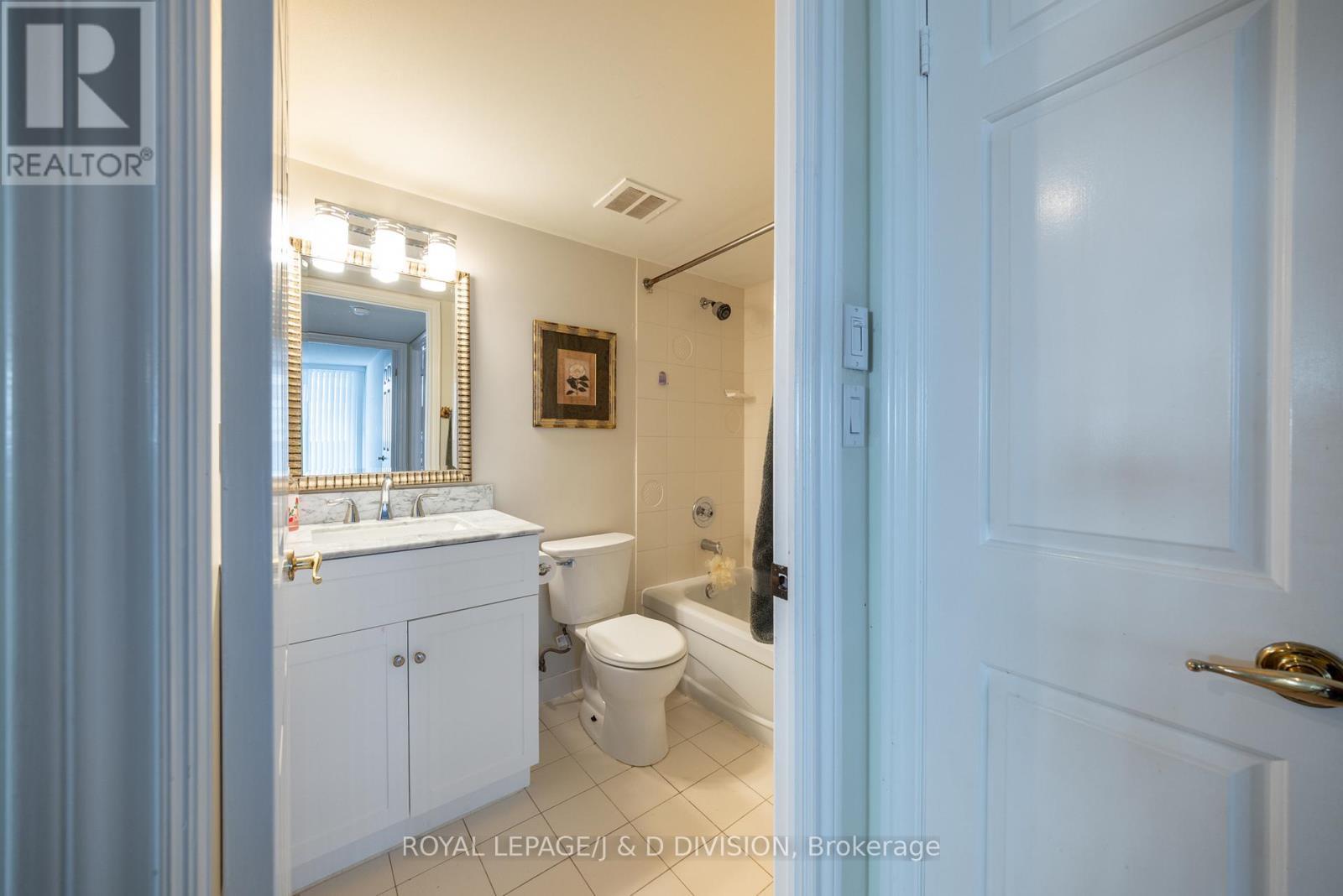 1710 - 65 Spring Garden Avenue, Toronto, ON - Indoor Photo Showing Bathroom