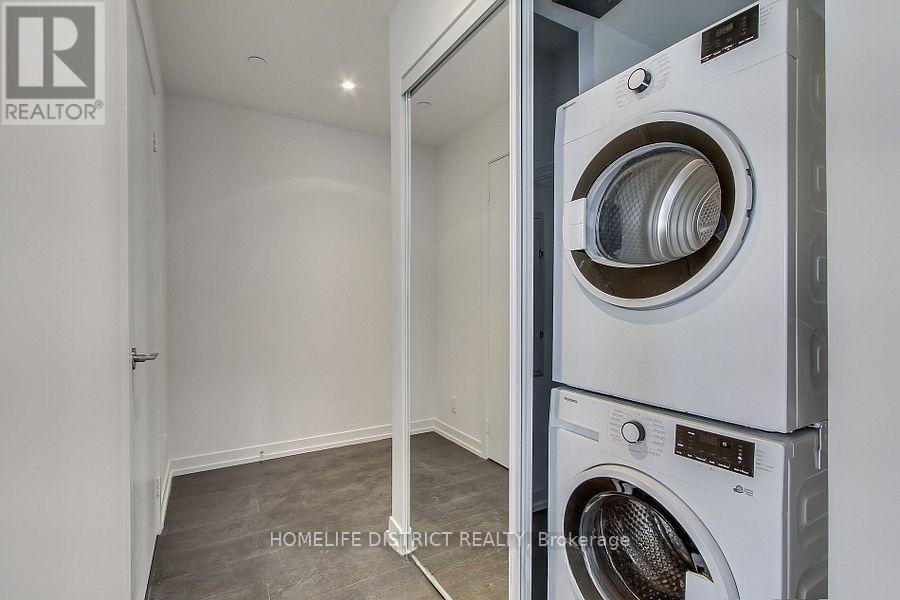 3202 - 55 Mercer Street, Toronto, ON - Indoor Photo Showing Laundry Room