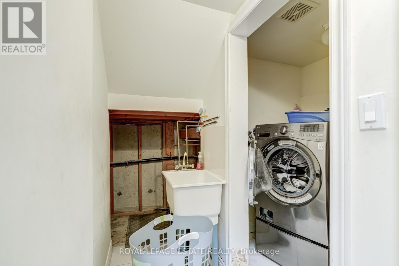 59 Halsey Avenue, Toronto, ON - Indoor Photo Showing Laundry Room