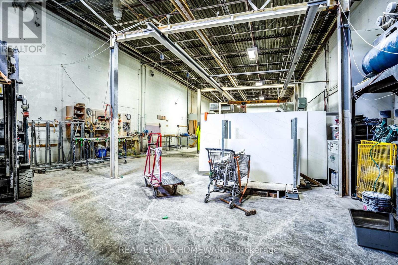 Unit 3 - 170 Bovaird Drive W, Brampton, ON