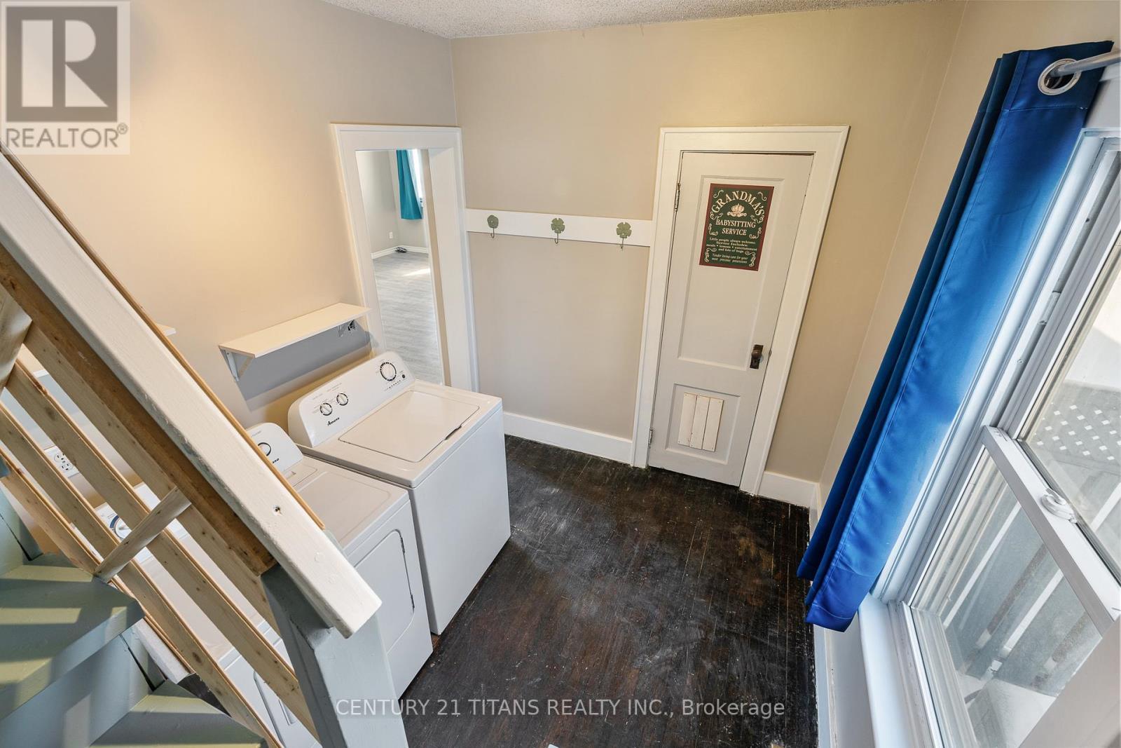 700 Wallace Street, Chatham-Kent, ON - Indoor Photo Showing Laundry Room