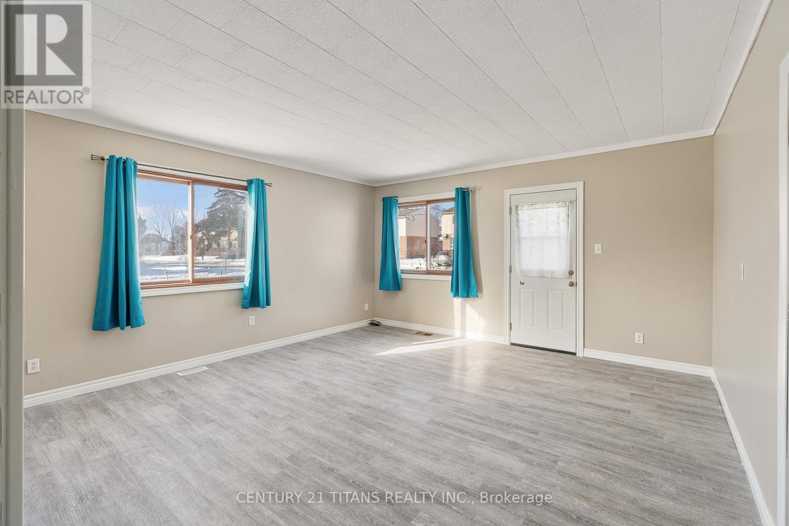 700 Wallace Street, Chatham-Kent, ON - Indoor Photo Showing Other Room