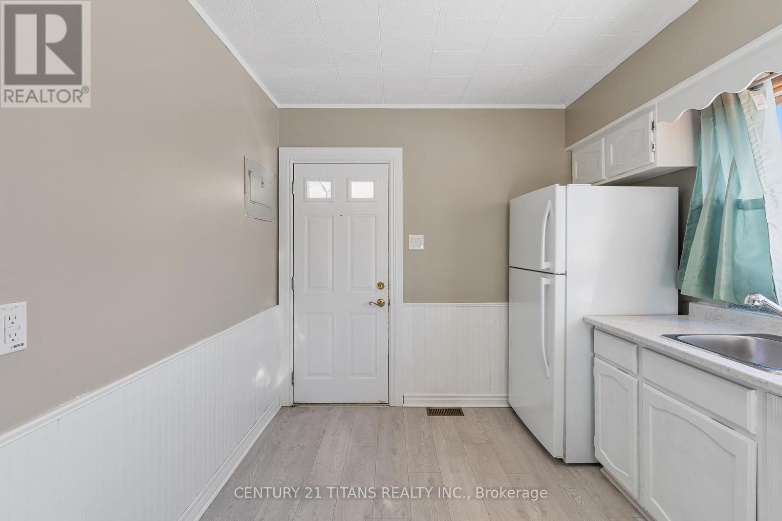 700 Wallace Street, Chatham-Kent, ON - Indoor Photo Showing Other Room