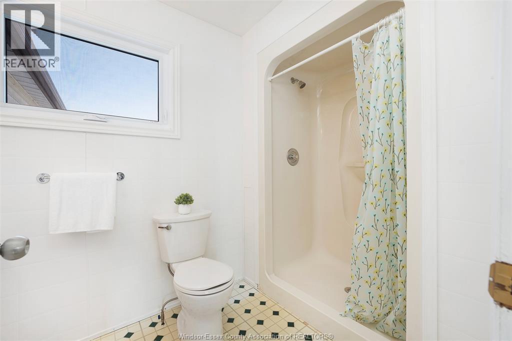 1331 Deer Run Road, Leamington, ON - Indoor Photo Showing Bathroom