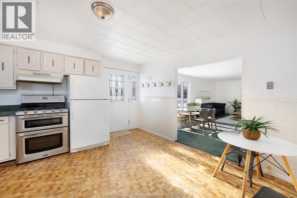 1331 Deer Run Road, Leamington, ON - Indoor Photo Showing Kitchen