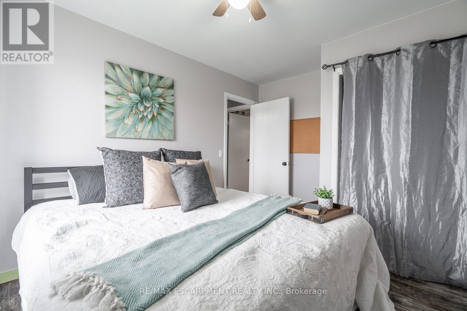 111 King Street E, Haldimand, ON - Indoor Photo Showing Bedroom