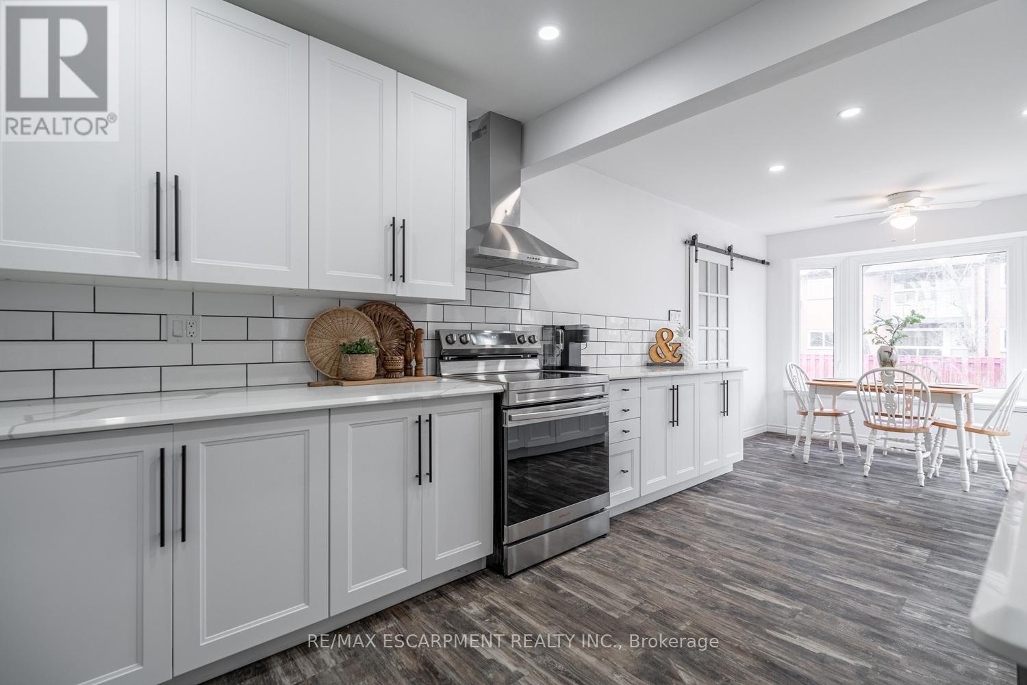 111 King Street E, Haldimand, ON - Indoor Photo Showing Kitchen