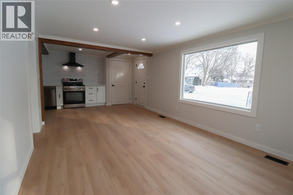 107 Walnut Avenue North, Sarnia, ON - Indoor Photo Showing Other Room