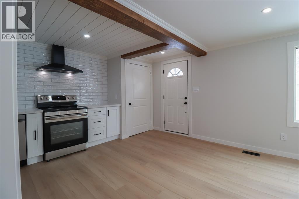 107 Walnut Avenue North, Sarnia, ON - Indoor Photo Showing Other Room