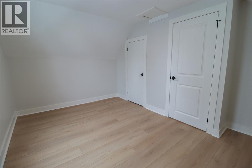 107 Walnut Avenue North, Sarnia, ON - Indoor Photo Showing Other Room