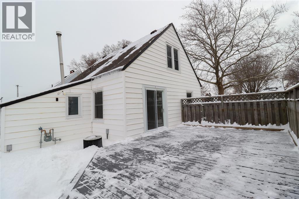 107 Walnut Avenue North, Sarnia, ON - Outdoor