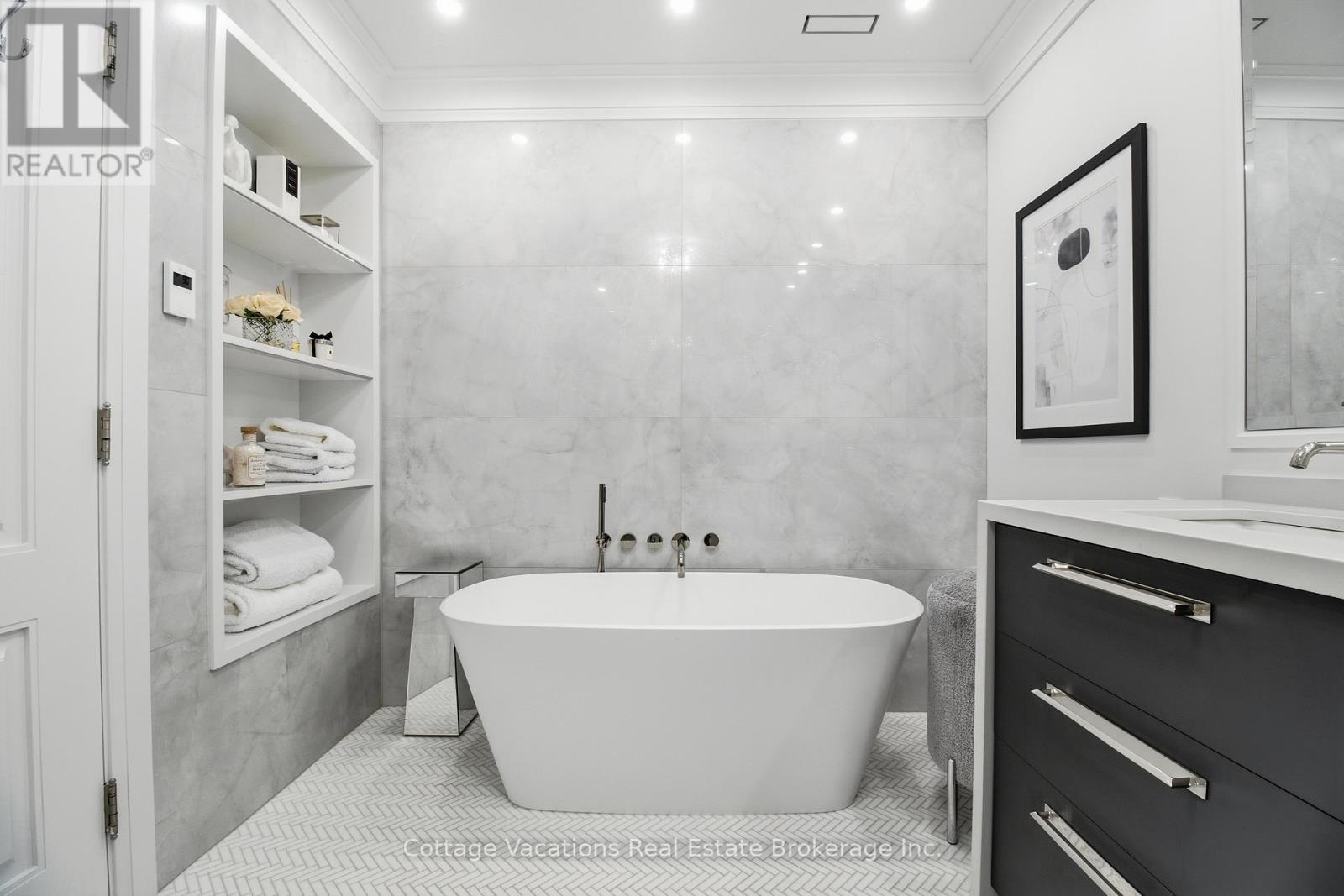 46 Bernard Avenue, Toronto (Annex), ON - Indoor Photo Showing Bathroom