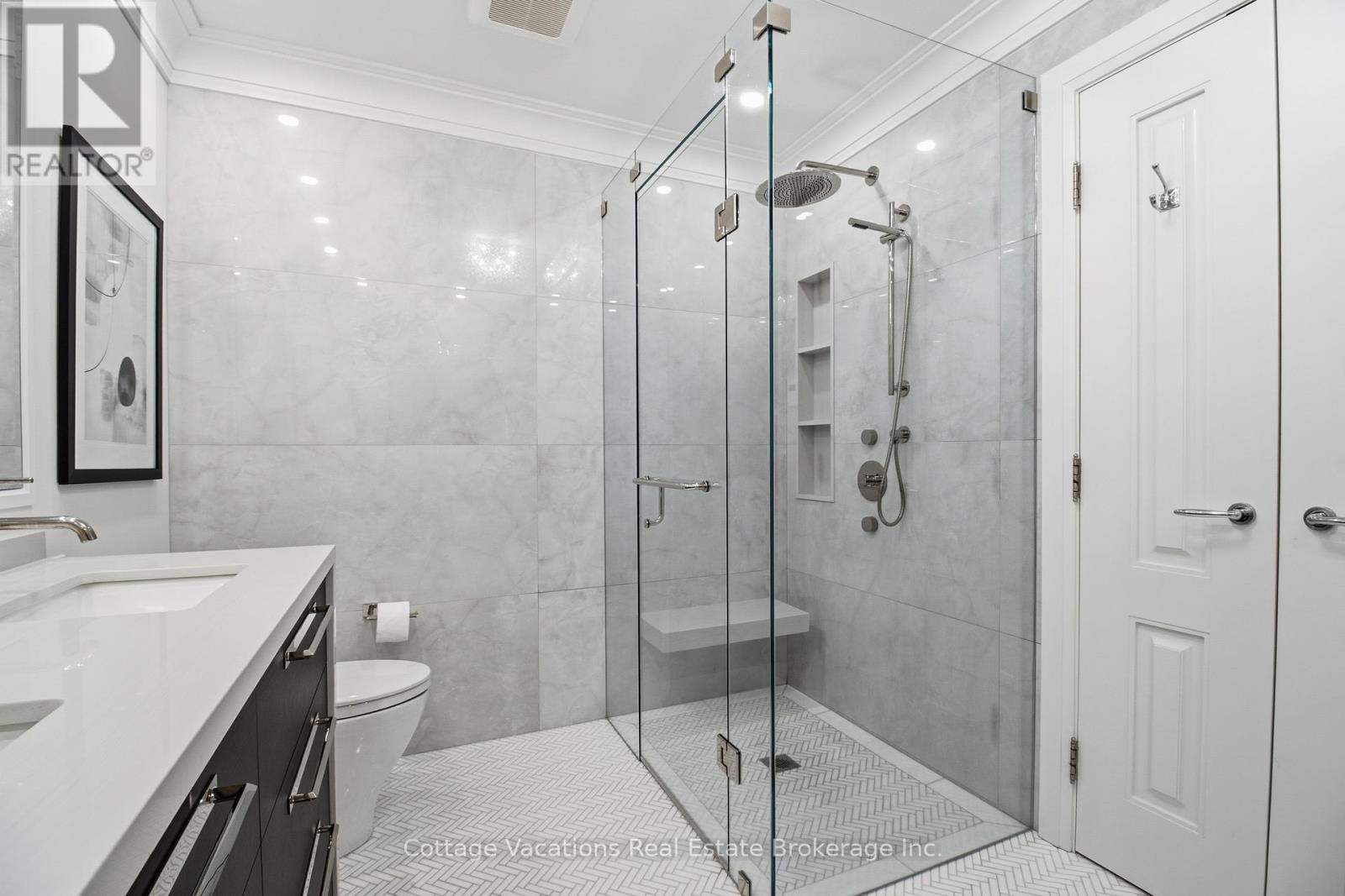 46 Bernard Avenue, Toronto (Annex), ON - Indoor Photo Showing Bathroom