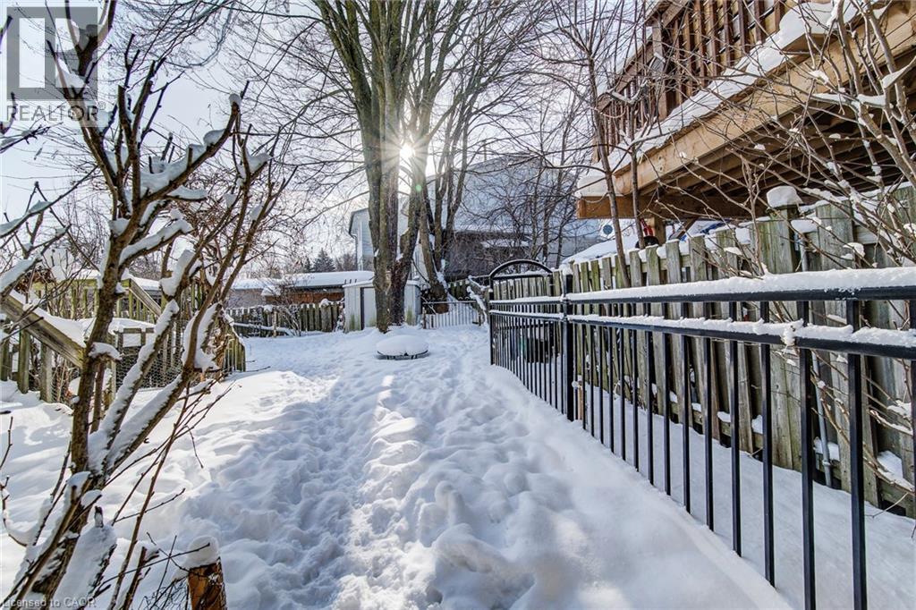 71 Shadeland Crescent, Kitchener, ON - Outdoor