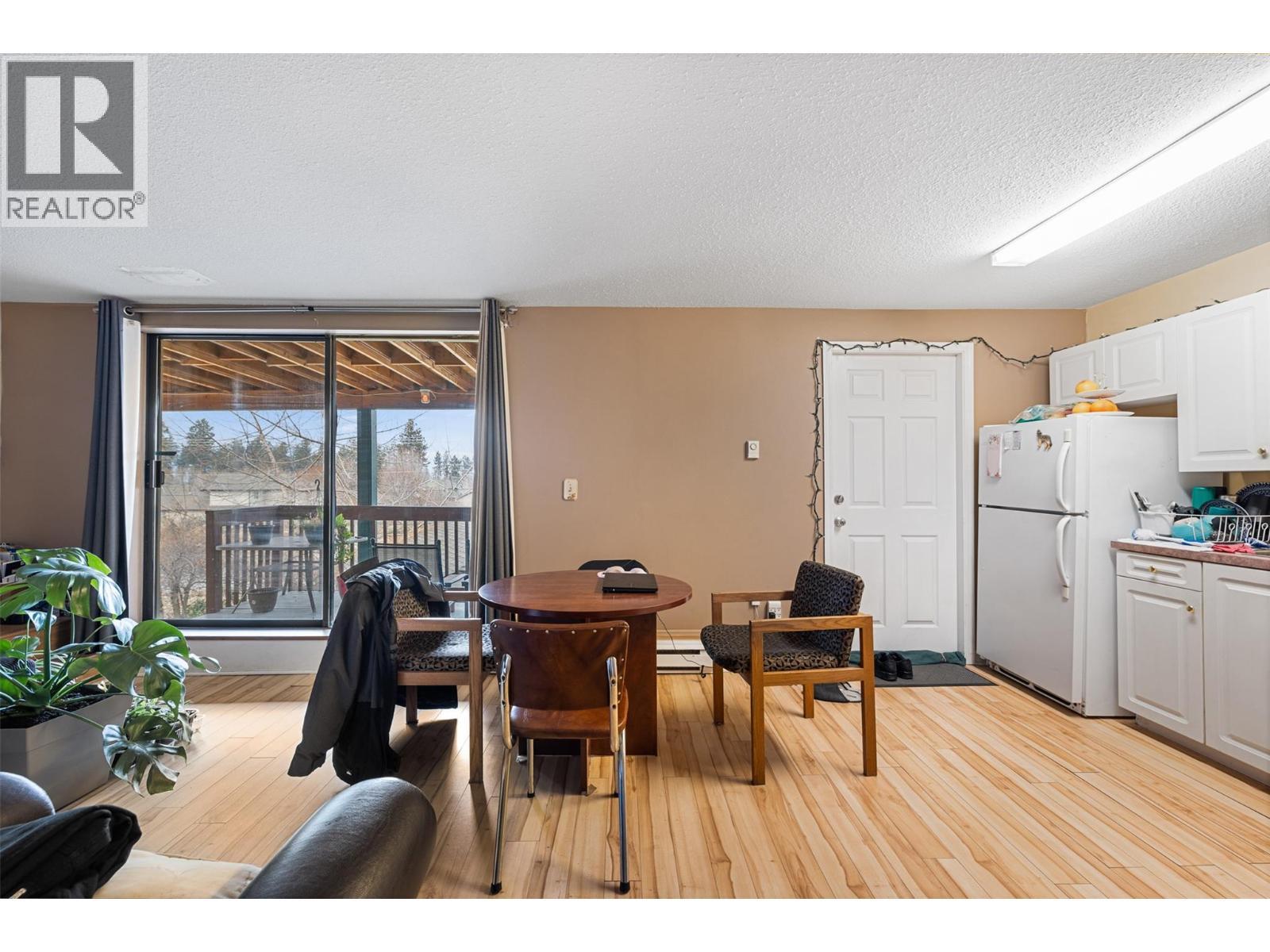5267 Chute Lake Road, Kelowna, BC - Indoor