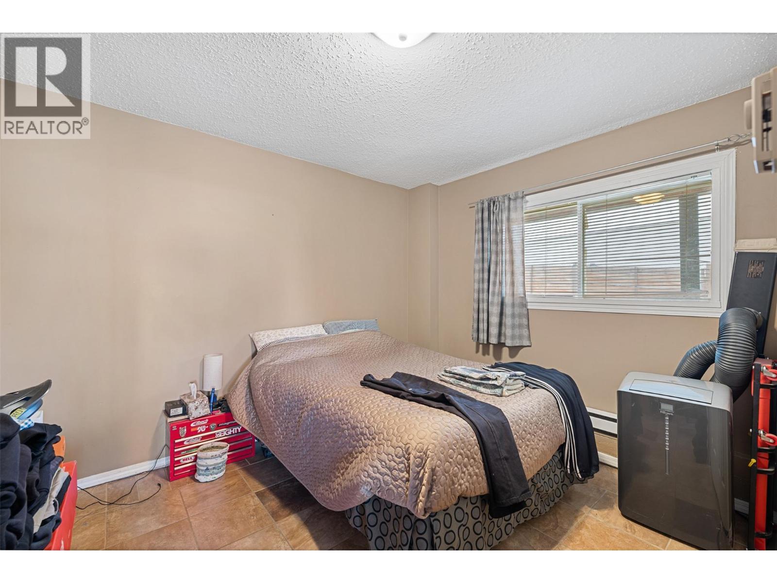 5267 Chute Lake Road, Kelowna, BC - Indoor Photo Showing Bedroom