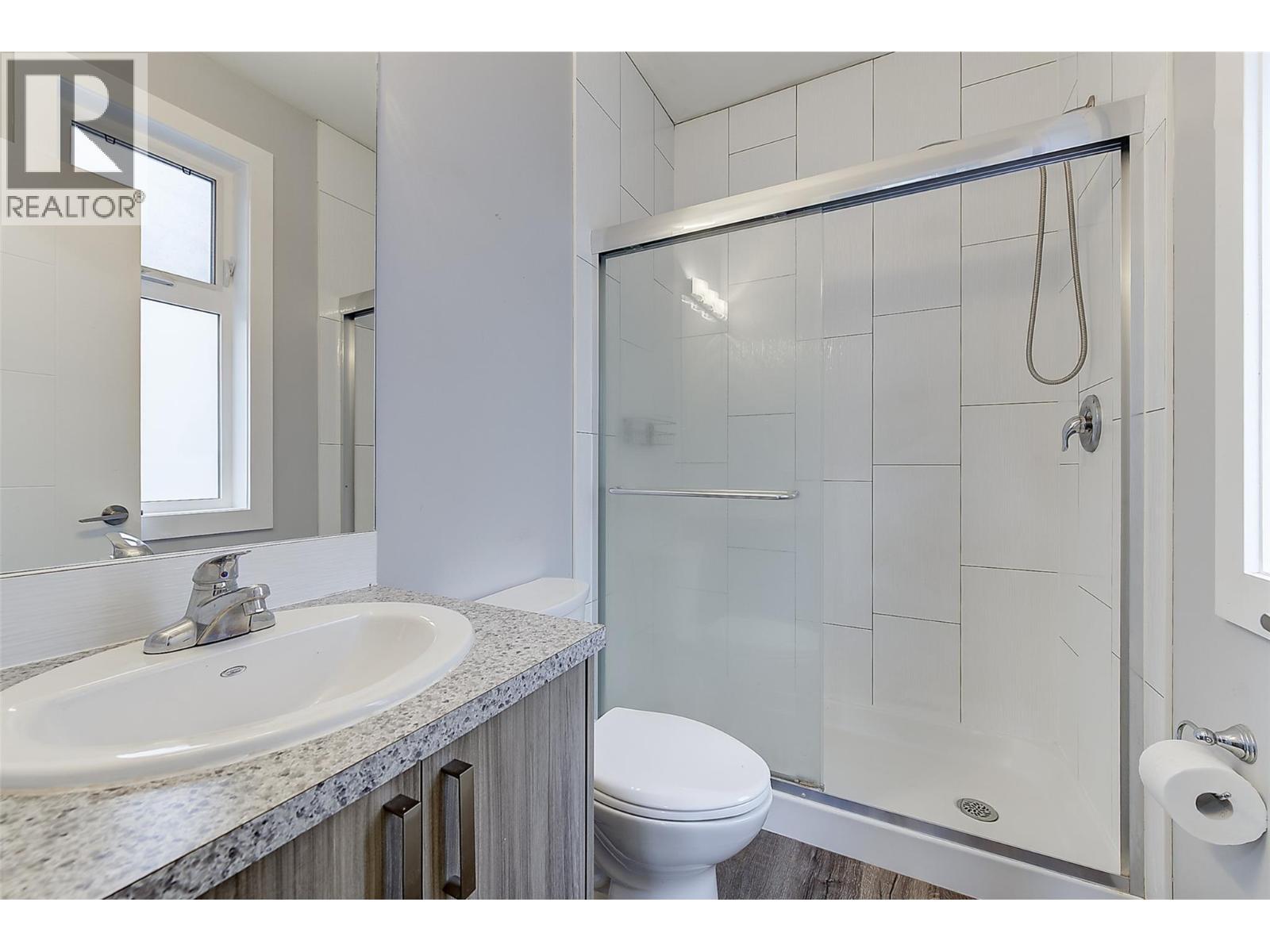 2745 Hewl Road, West Kelowna, BC - Indoor Photo Showing Bathroom