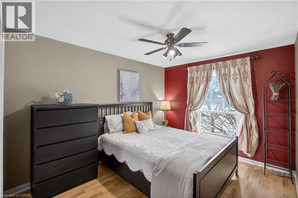 3049 Glencrest Road Unit# 31, Burlington, ON - Indoor Photo Showing Bedroom