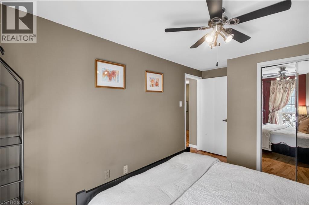 3049 Glencrest Road Unit# 31, Burlington, ON - Indoor Photo Showing Bedroom