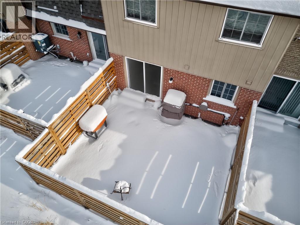 3049 Glencrest Road Unit# 31, Burlington, ON - With Exterior