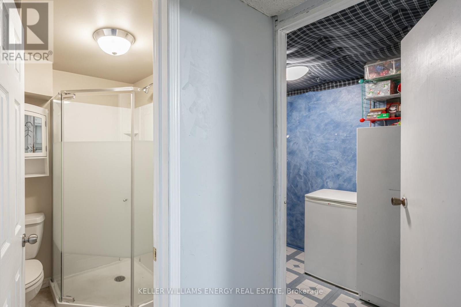 17 Barrow Court, Whitby (Lynde Creek), ON - Indoor Photo Showing Bathroom