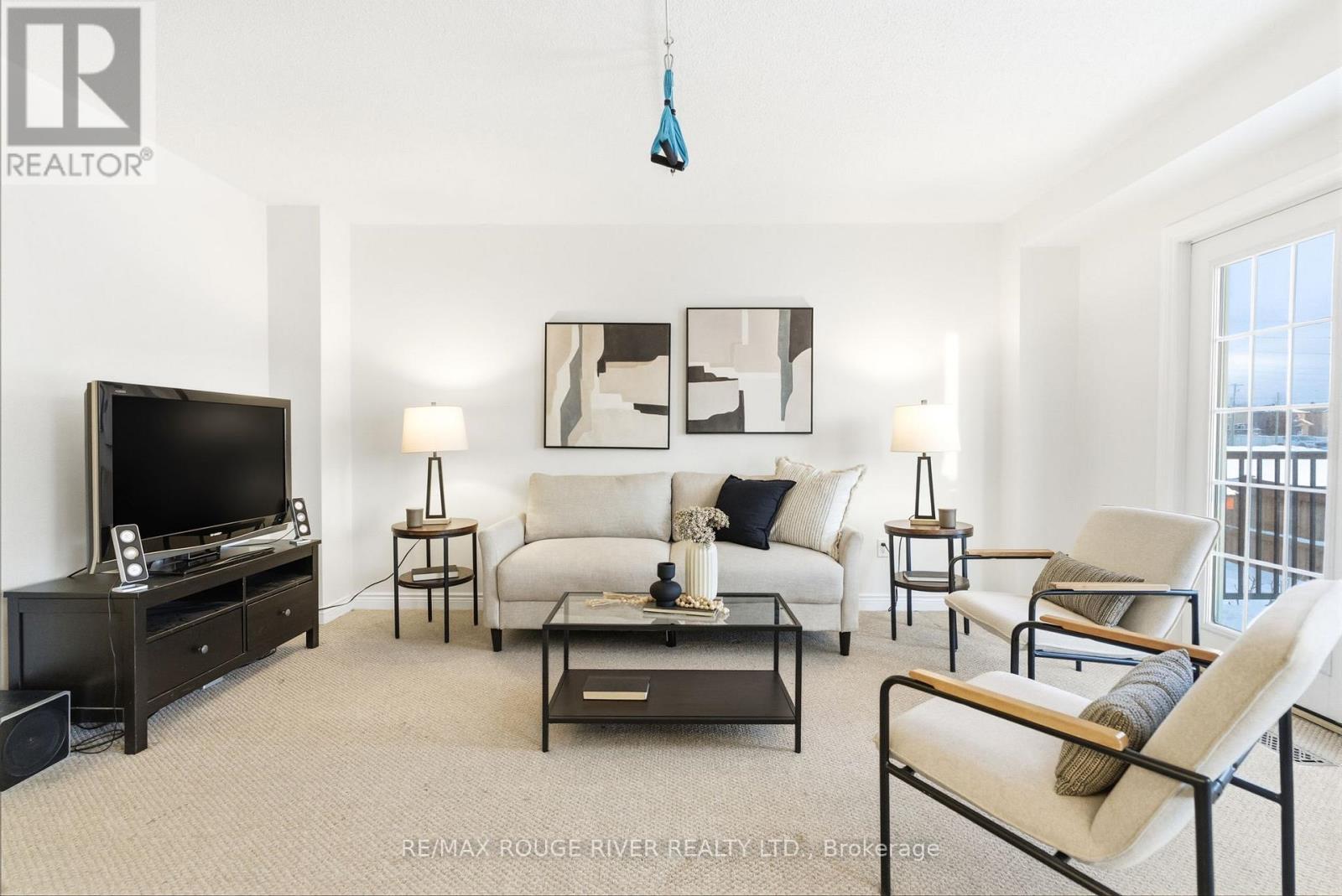 3 Corral Court, Whitby (Blue Grass Meadows), ON - Indoor Photo Showing Living Room