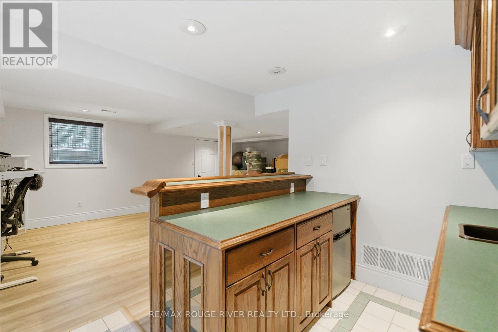 3 Corral Court, Whitby (Blue Grass Meadows), ON - Indoor