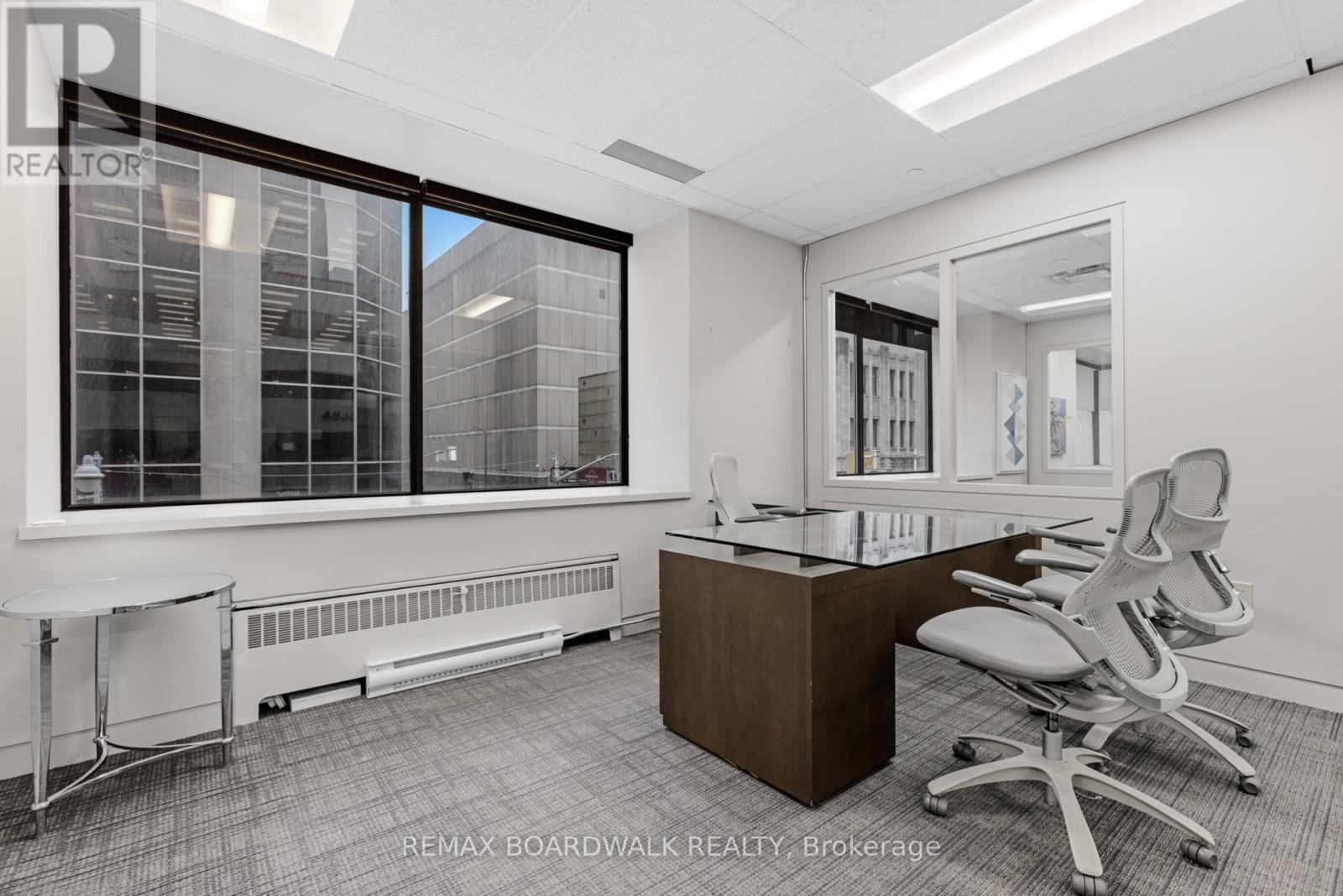 102 Bank Street, Ottawa, ON