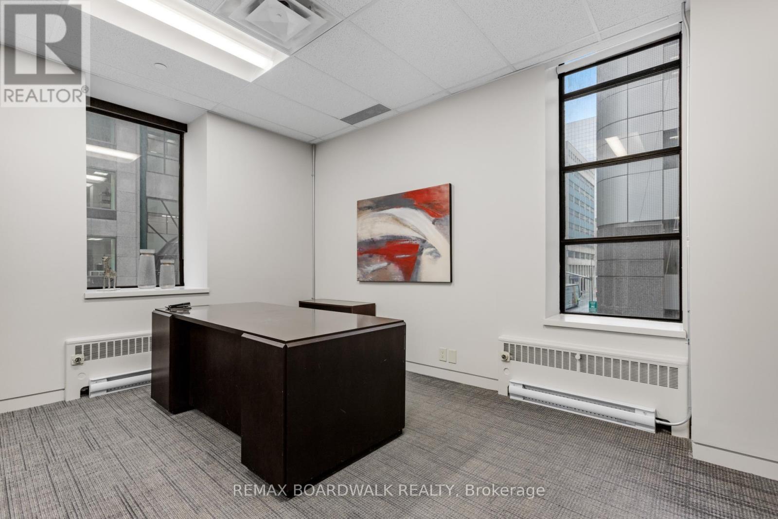 102 Bank Street, Ottawa, ON