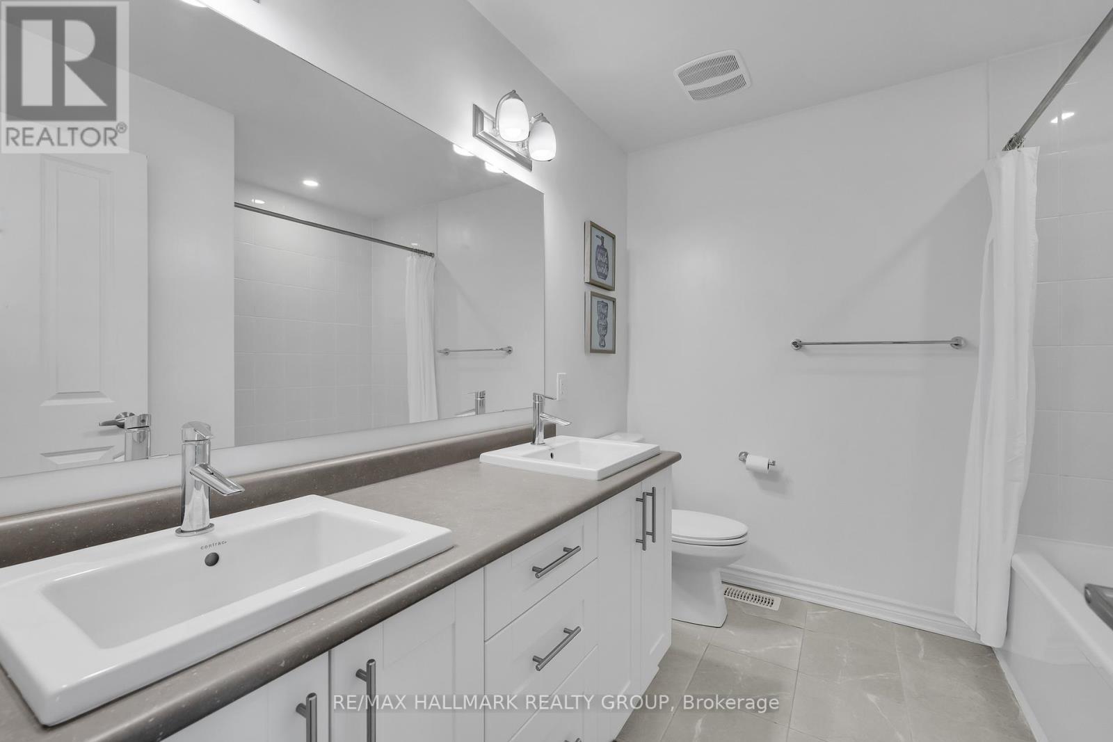 26 Barn Swallow Private, Ottawa, ON - Indoor Photo Showing Bathroom