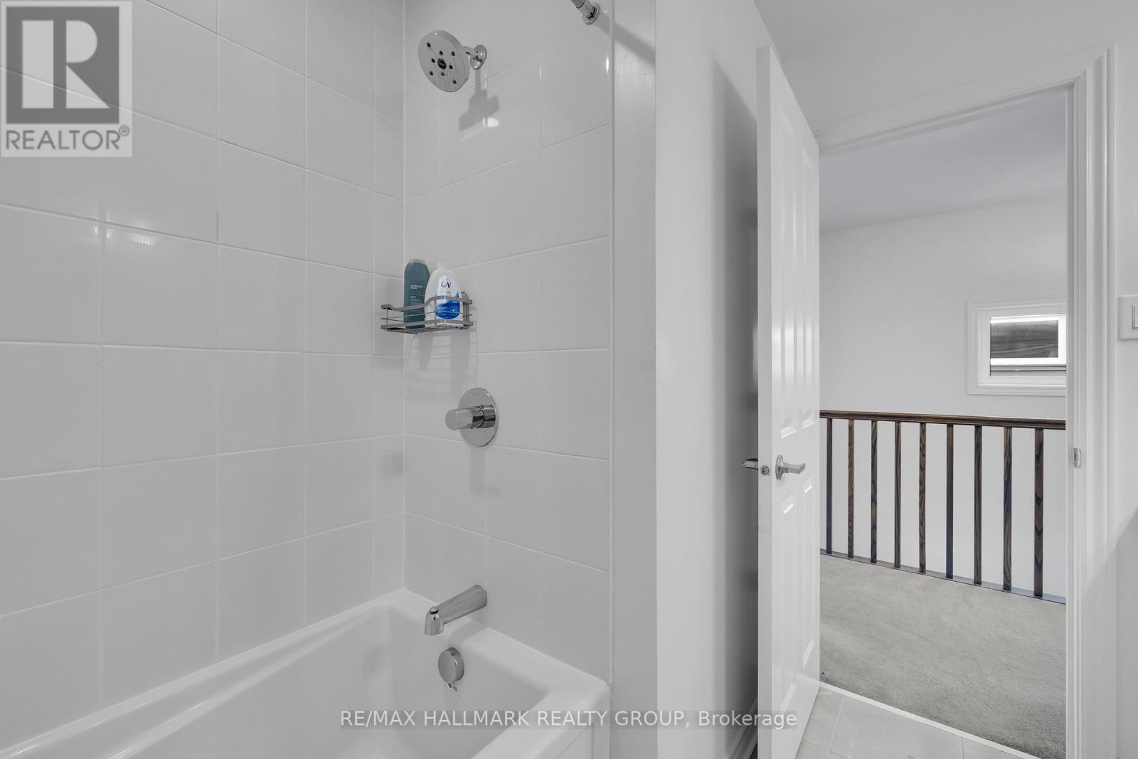 26 Barn Swallow Private, Ottawa, ON - Indoor Photo Showing Bathroom