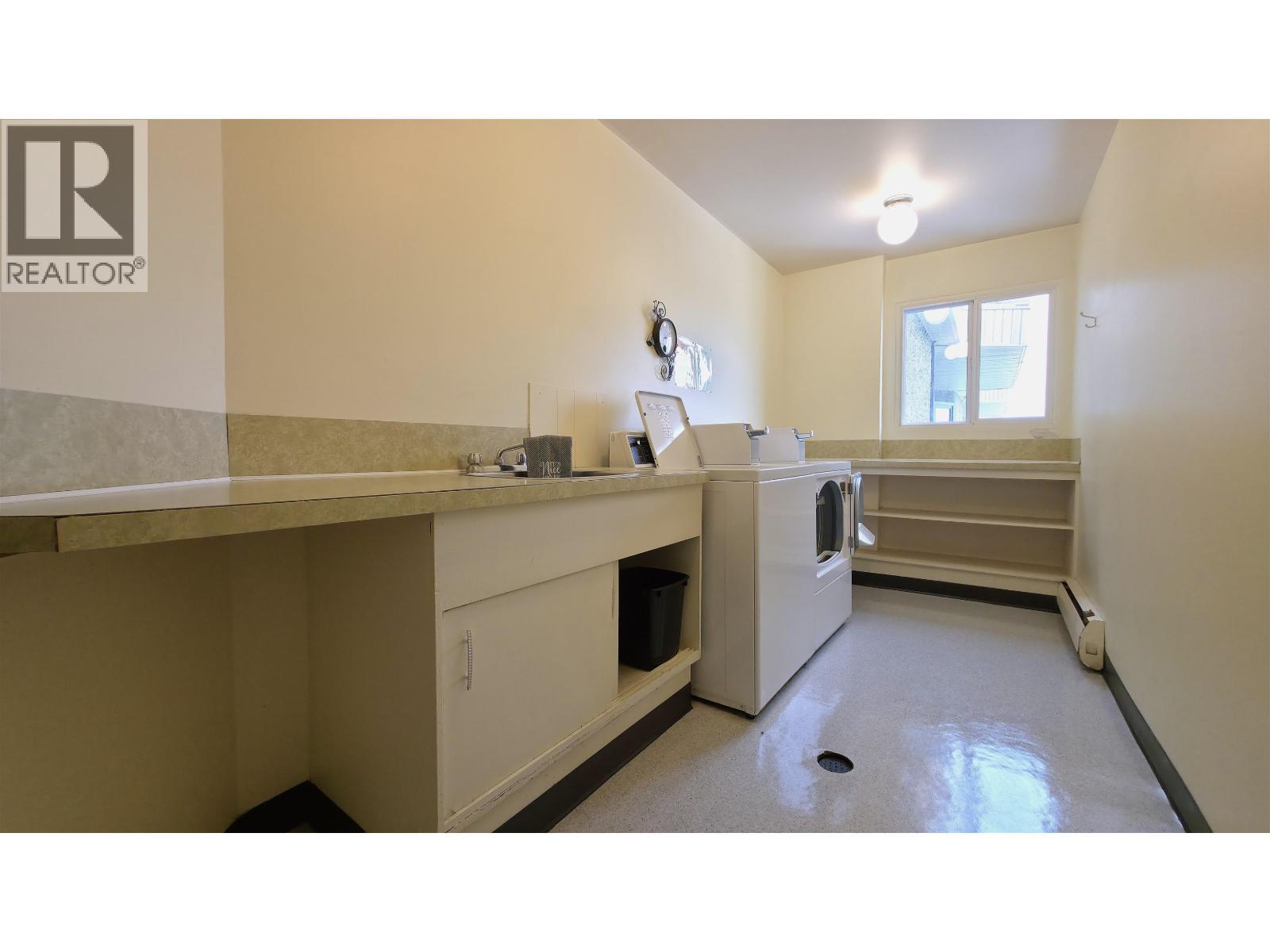 323 4288 15Th Avenue, Prince George, BC - Indoor Photo Showing Laundry Room
