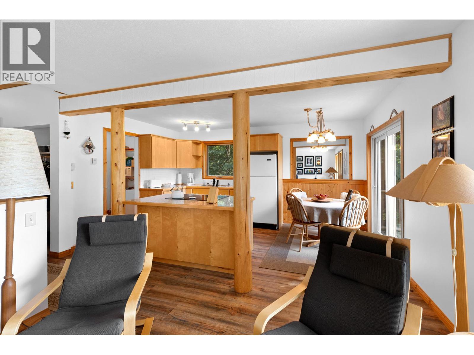 9245 Paradise Road, Kelowna, BC - Indoor Photo Showing Other Room