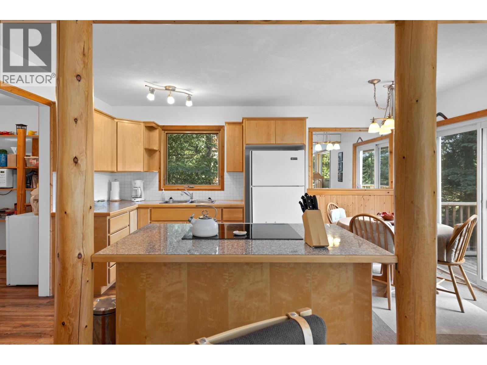 9245 Paradise Road, Kelowna, BC - Indoor Photo Showing Kitchen With Double Sink