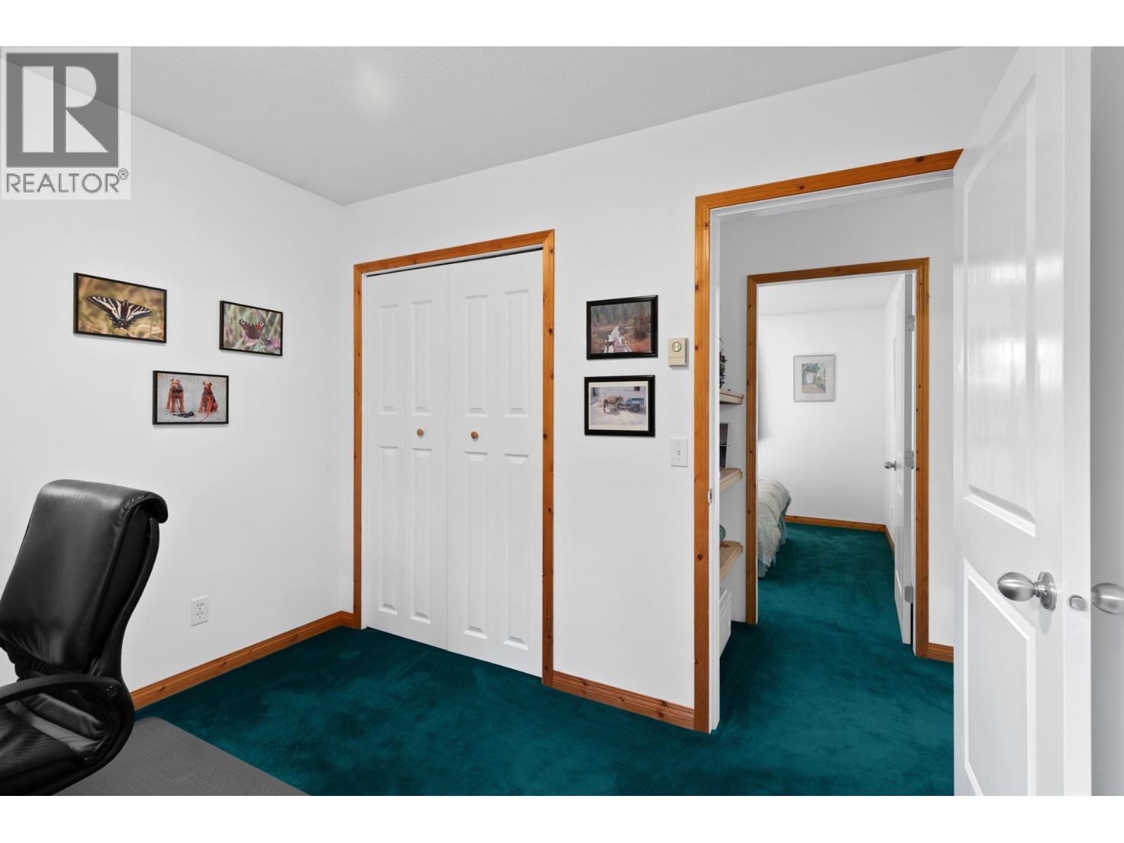 9245 Paradise Road, Kelowna, BC - Indoor Photo Showing Other Room