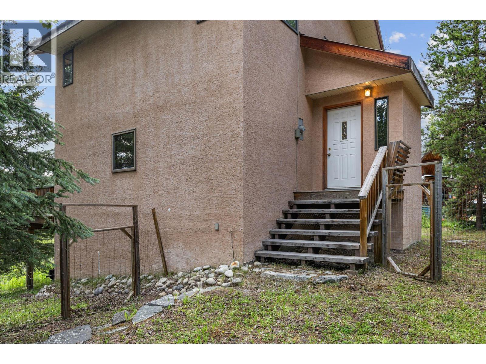Main front entrance - 9245 Paradise Road, Kelowna, BC - Outdoor