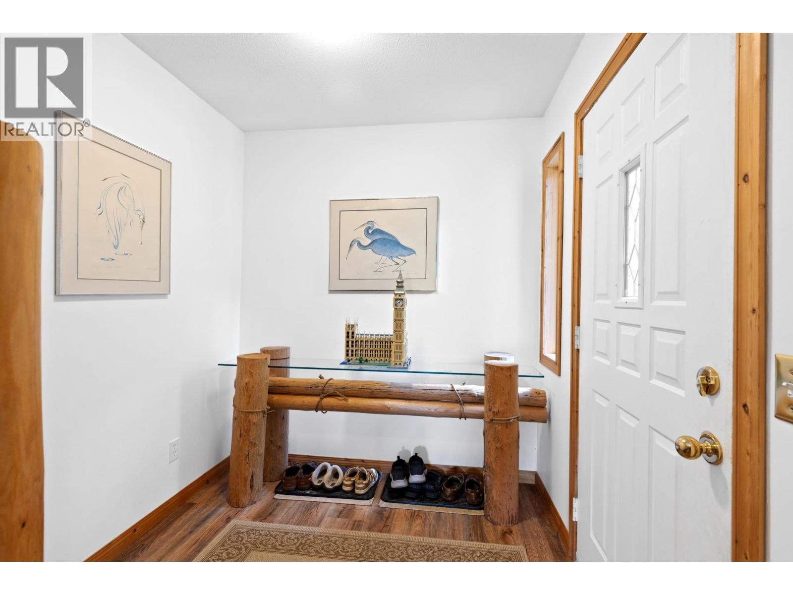 9245 Paradise Road, Kelowna, BC - Indoor Photo Showing Other Room