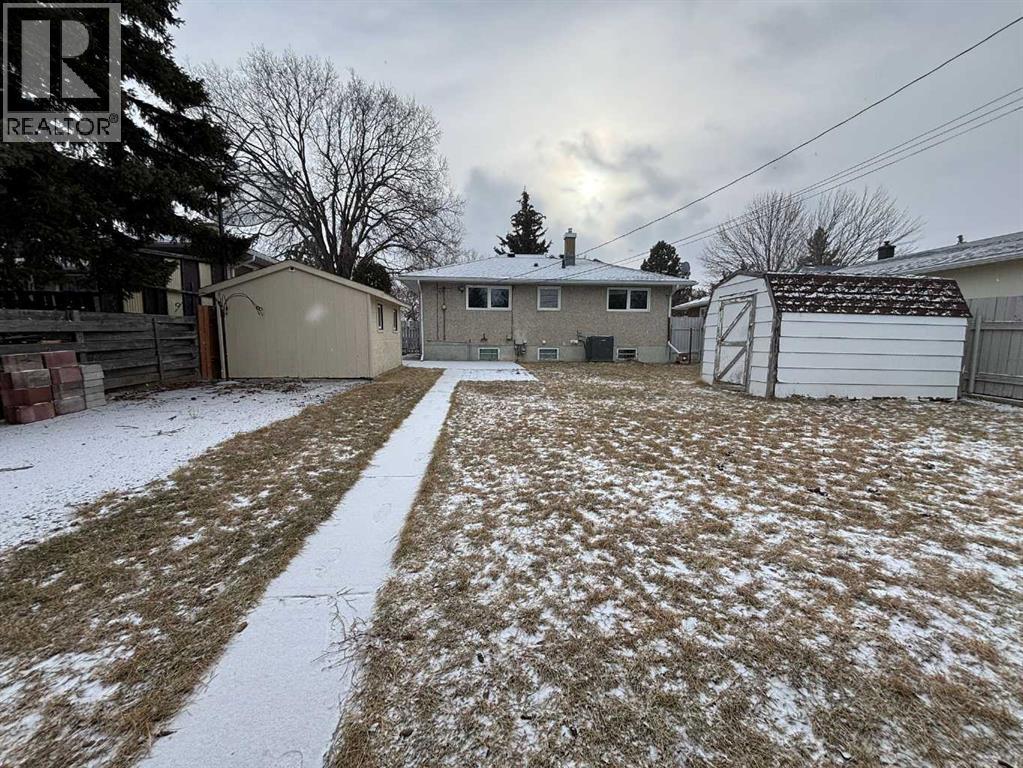2407 5 Avenue N, Lethbridge, AB - Outdoor