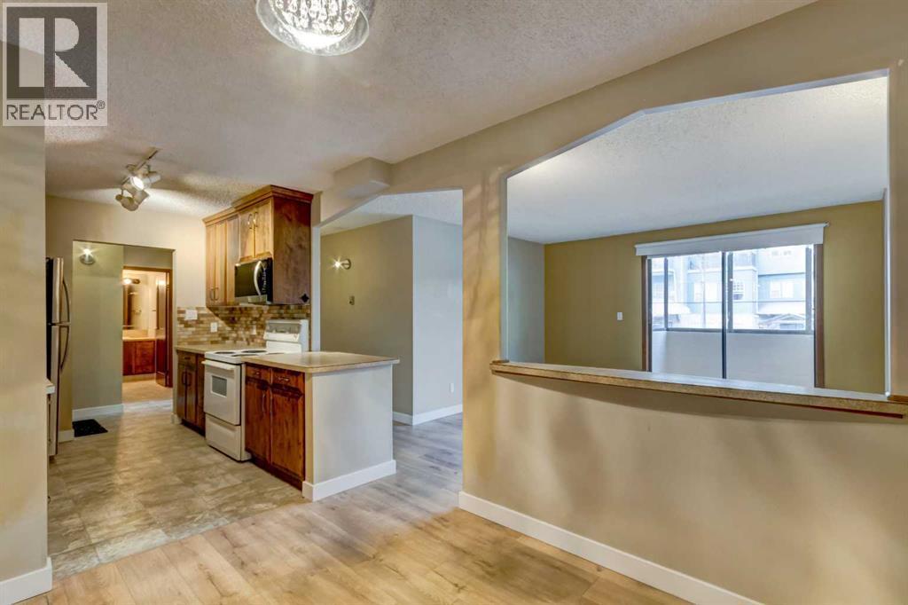 207, 111 14 Avenue Se, Calgary, AB - Indoor Photo Showing Kitchen