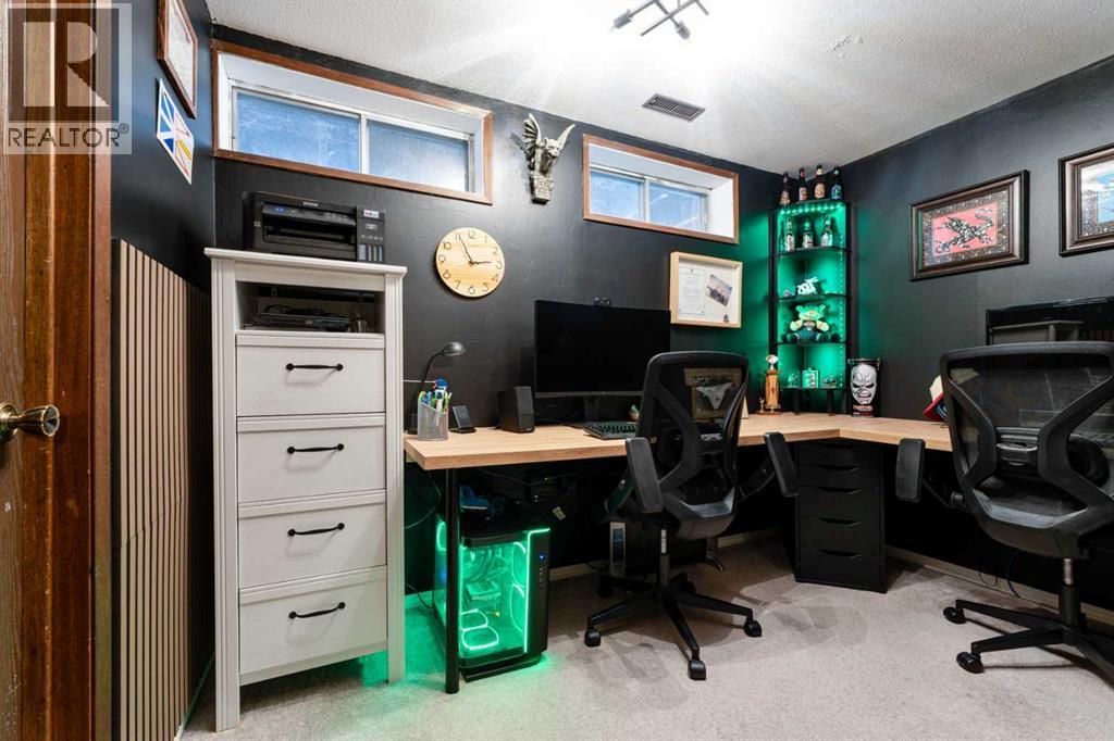 127 Shawmeadows Close Sw, Calgary, AB - Indoor Photo Showing Office