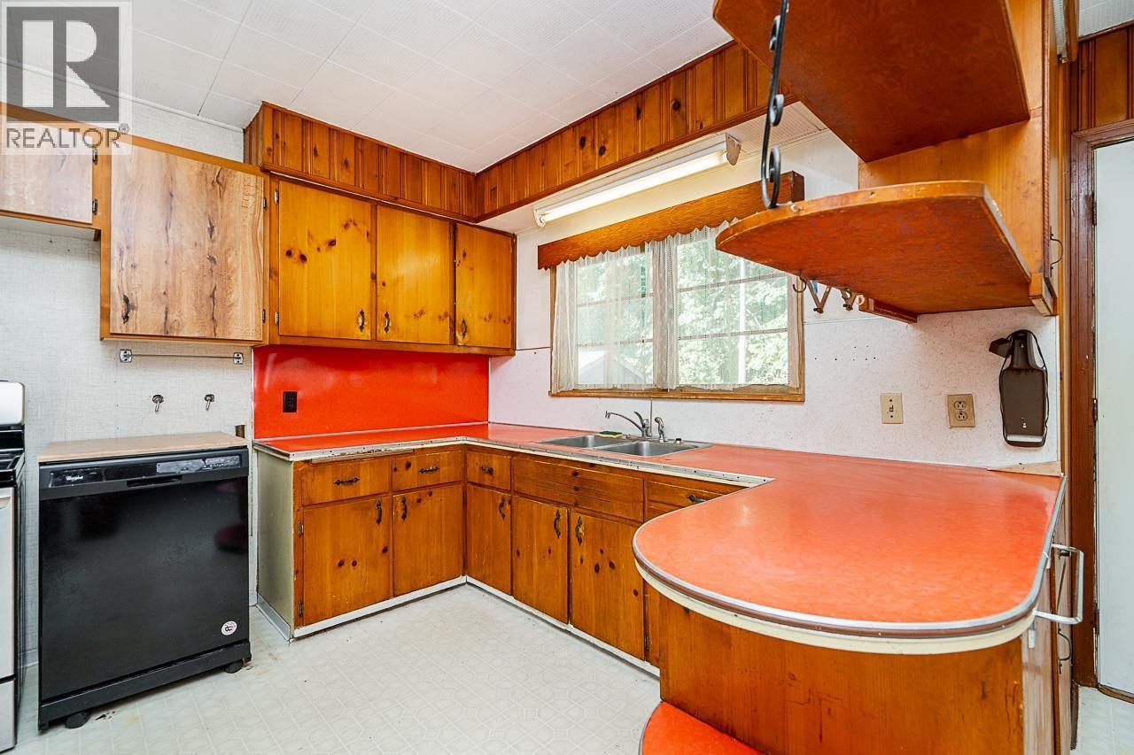 2212 Old Dollarton Road, North Vancouver, BC