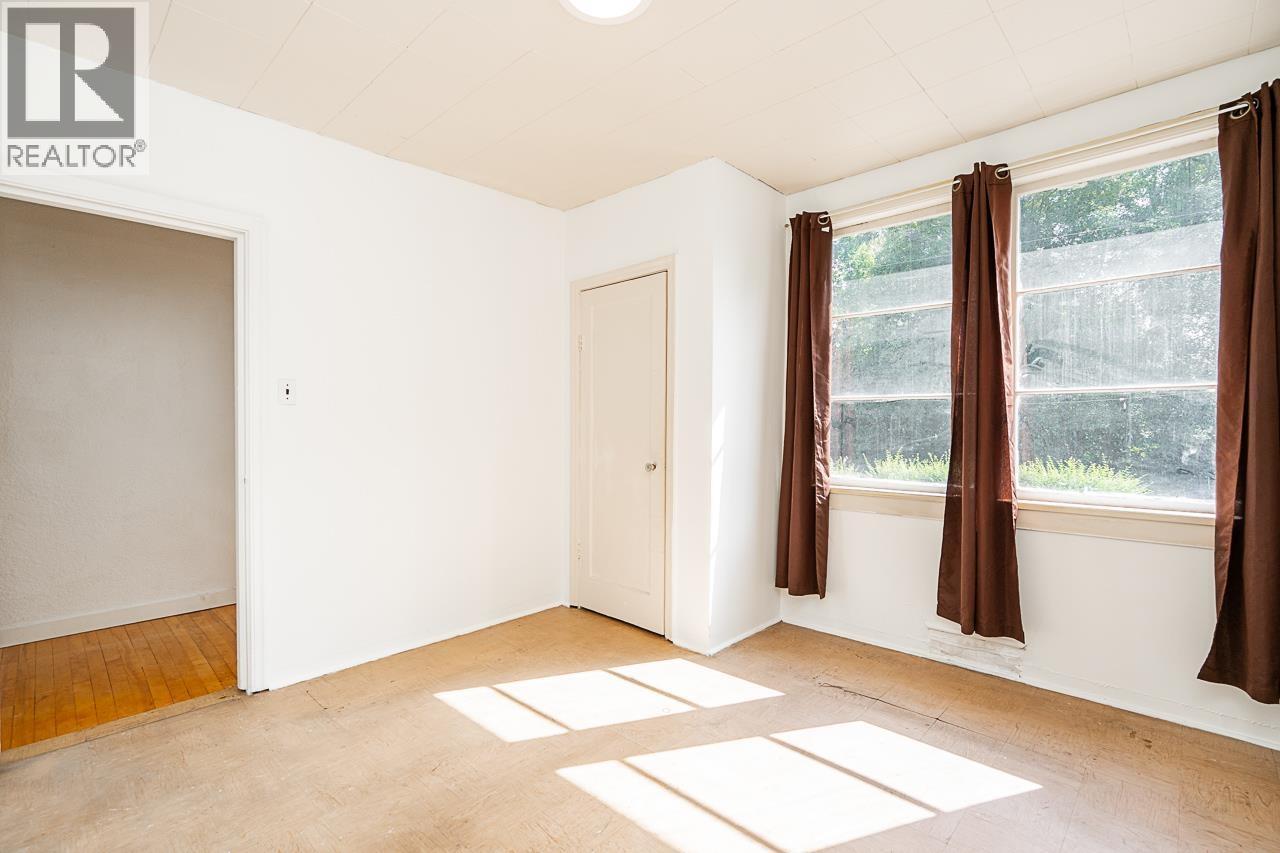 2212 Old Dollarton Road, North Vancouver, BC