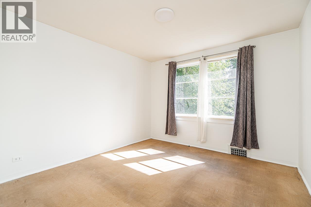 2212 Old Dollarton Road, North Vancouver, BC