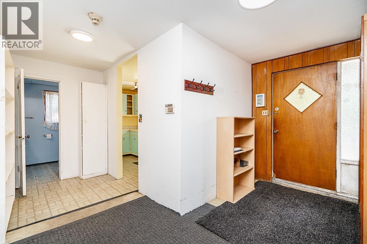 2212 Old Dollarton Road, North Vancouver, BC