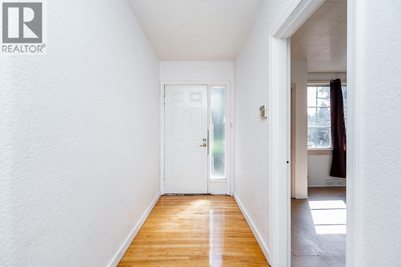 2212 Old Dollarton Road, North Vancouver, BC