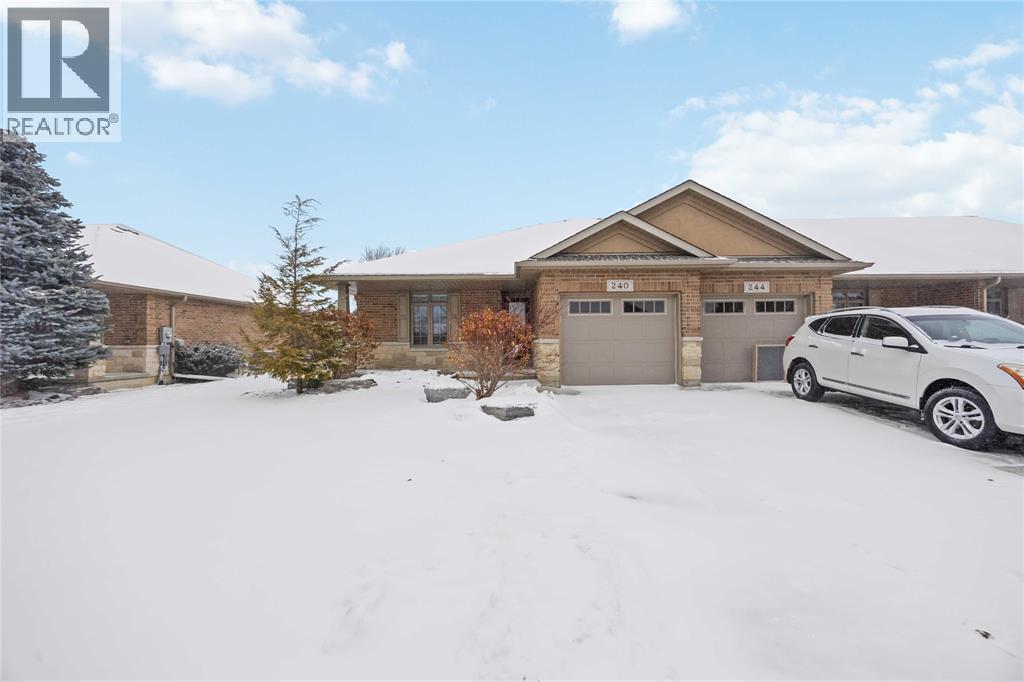 240 Bentley Avenue, Sarnia, ON - Outdoor