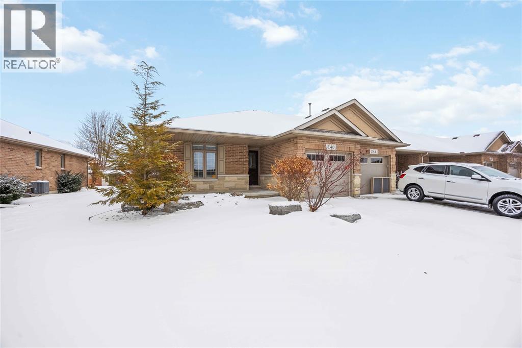 240 Bentley Avenue, Sarnia, ON - Outdoor