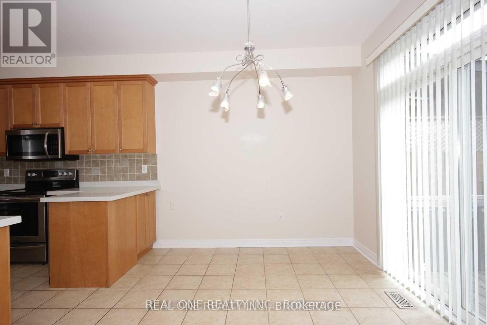 116 Mistywood Crescent, Vaughan, ON - Indoor Photo Showing Kitchen