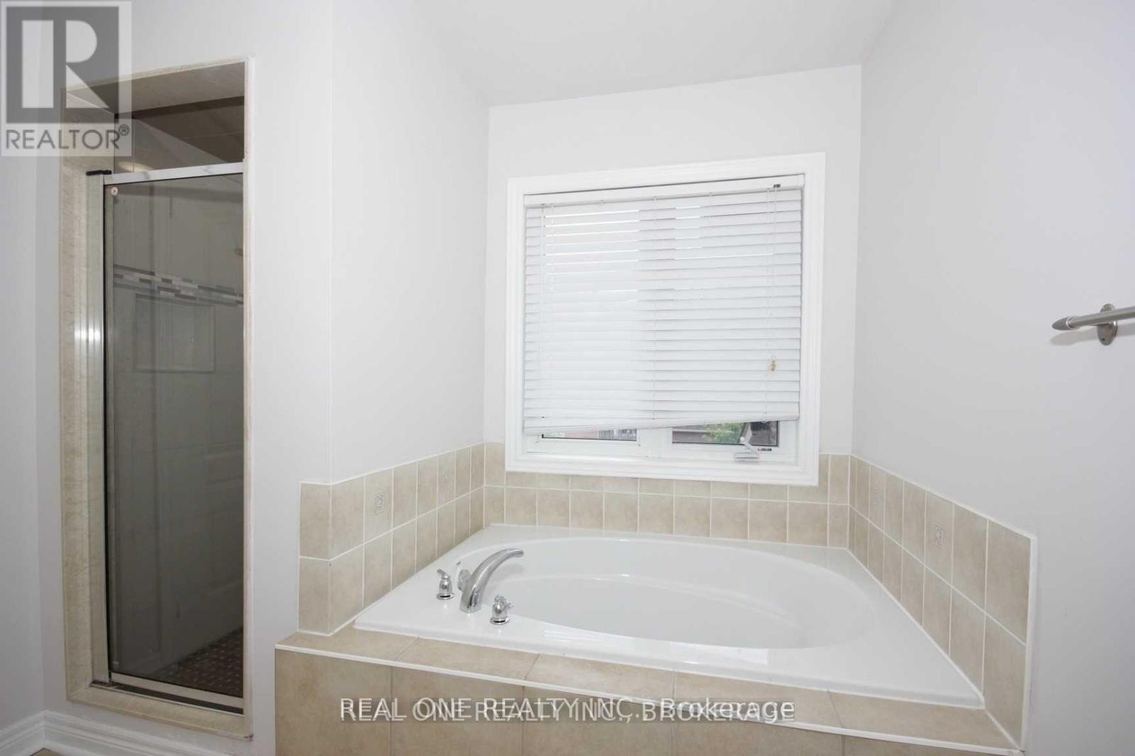 116 Mistywood Crescent, Vaughan, ON - Indoor Photo Showing Bathroom
