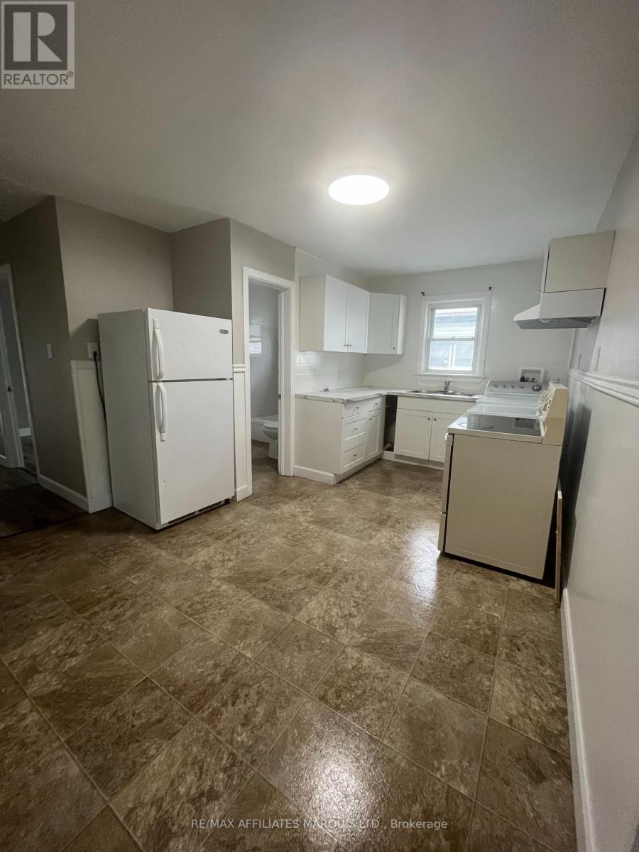 907 Second Street E, Cornwall, ON - Indoor Photo Showing Laundry Room